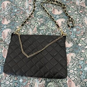 Elegant Black Quilted Chain Shoulder Bag